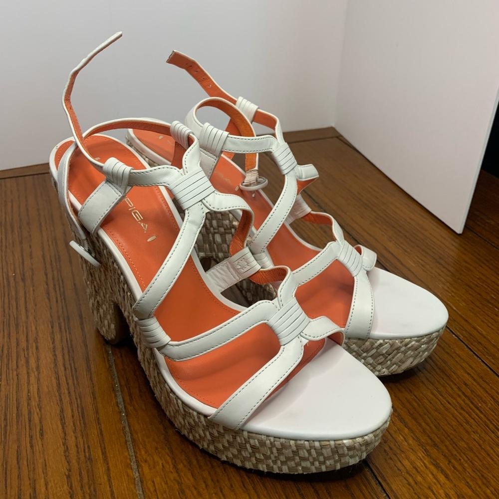 Size 9 White Via Spiga Wedge Heels